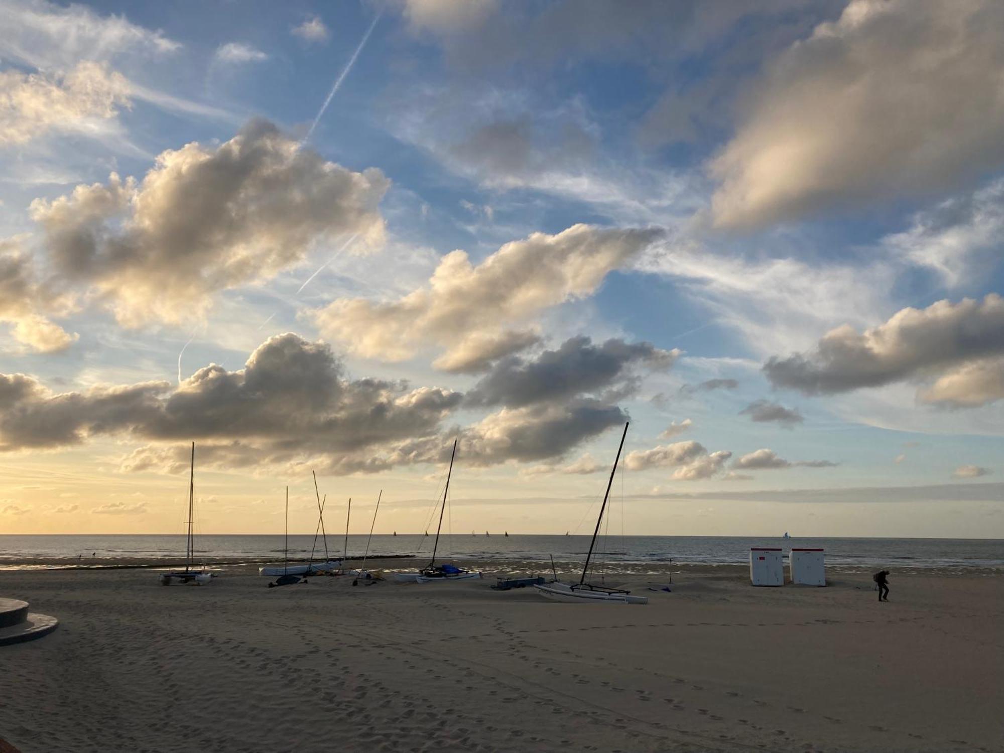 Authentieke Loft Herenhuis Apartment Ostend